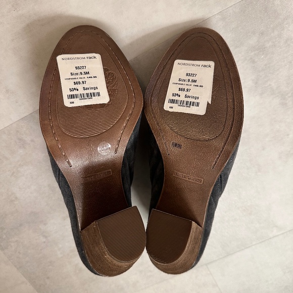 Vince Camuto block heel Gray suede leather ankle boots, size 9 1/2 with tags - Picture 6 of 9